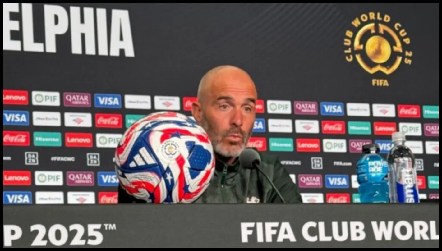 Treinador Enzo Maresca durante coletiva