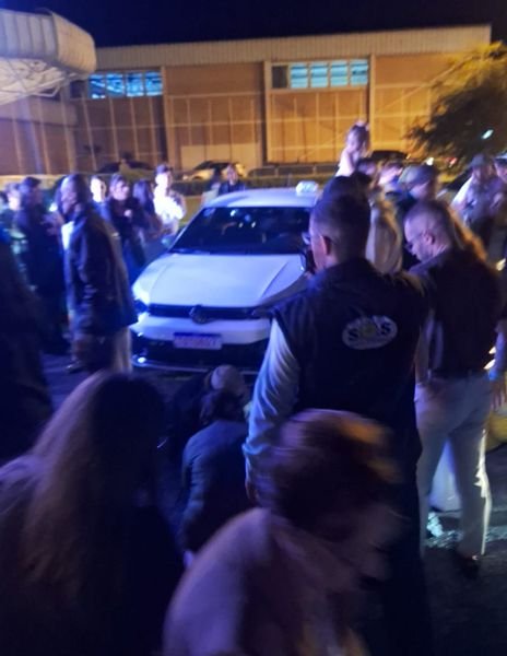 Roberto Carlos sofre acidente