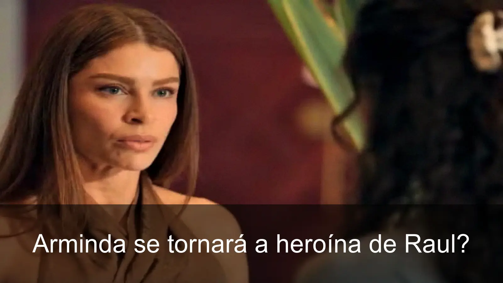 Arminda se torna heroína em Três Graças ao salvar Raul em briga