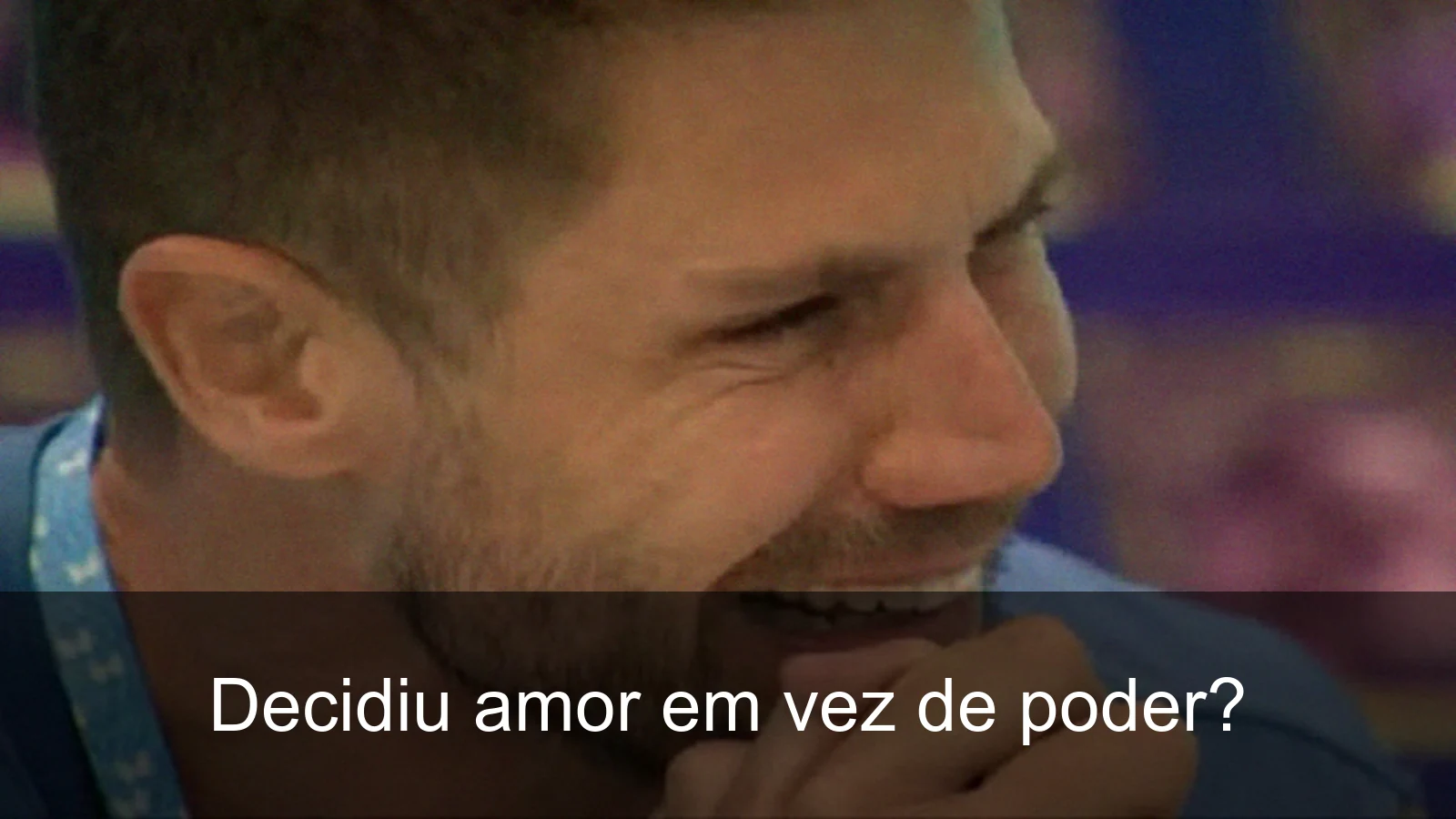 Jonas do BBB 26 emocionado ao ver vídeo da família